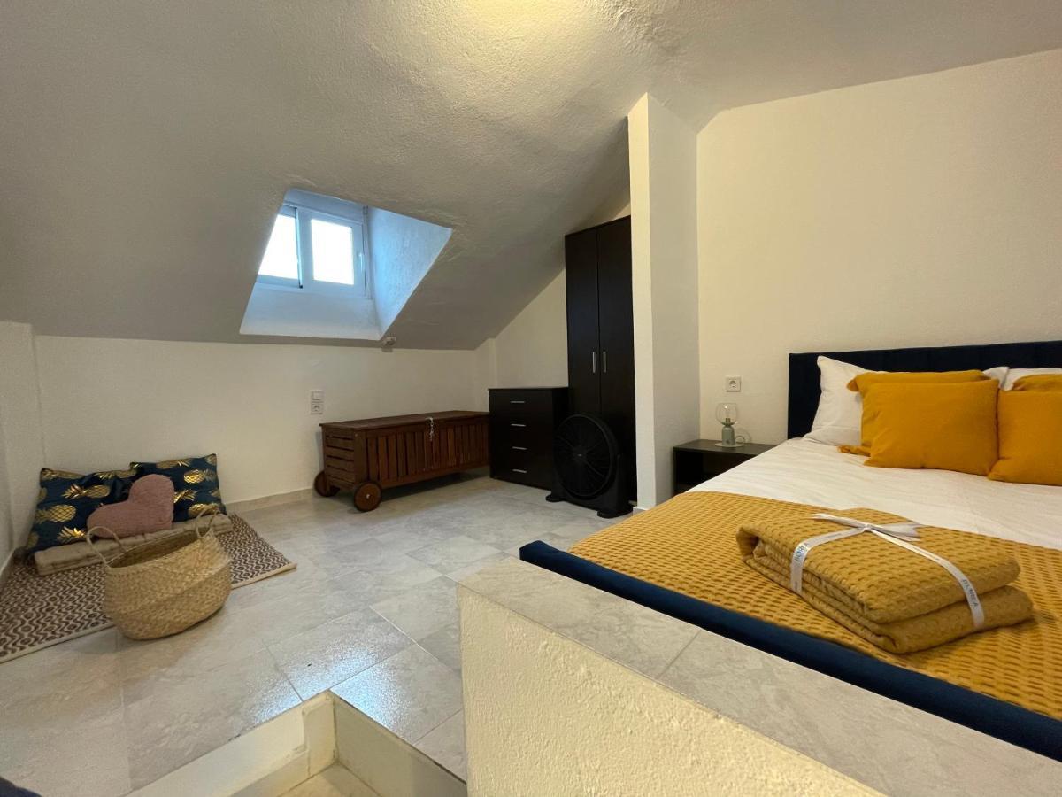 Sea View Loft Lägenhet Nea Roda Exteriör bild